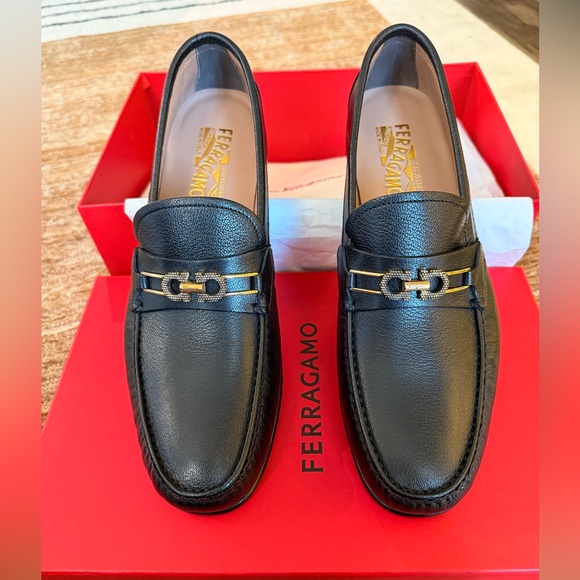 Salvatore Ferragamo Mathias Black Calf Leather Loafers Gold Gancini Size 10.5 D